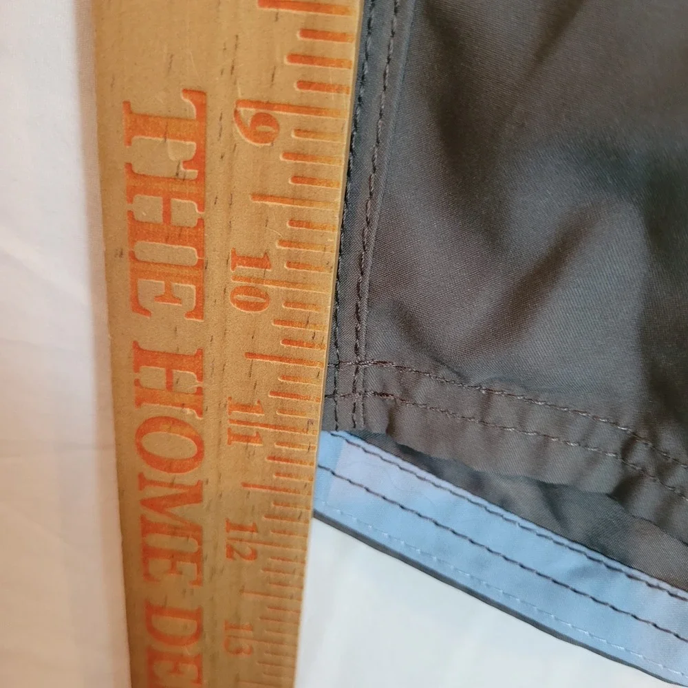 Gotcha Men Gray Graphic Board Shorts Swim Trunks Size 36 Cargo Pocket 1978 Patch